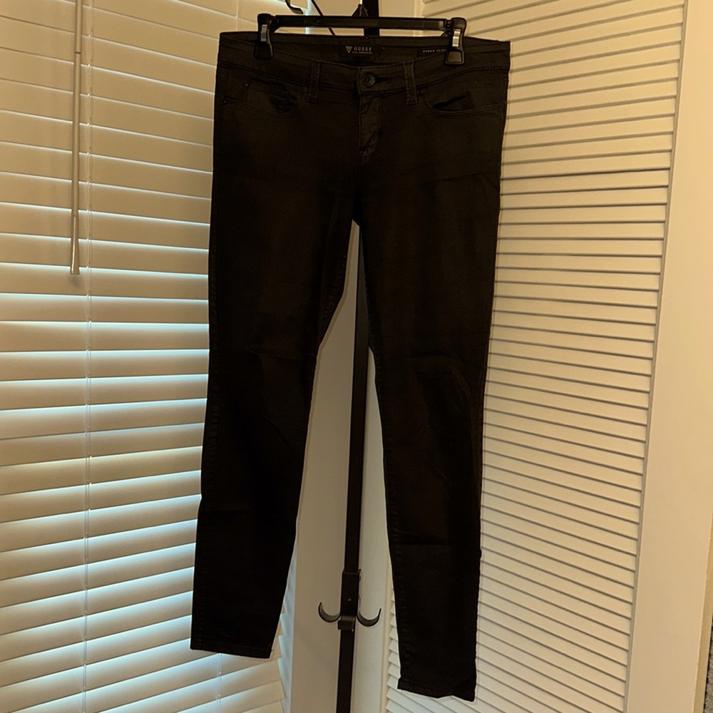Black skinny Guess jeans